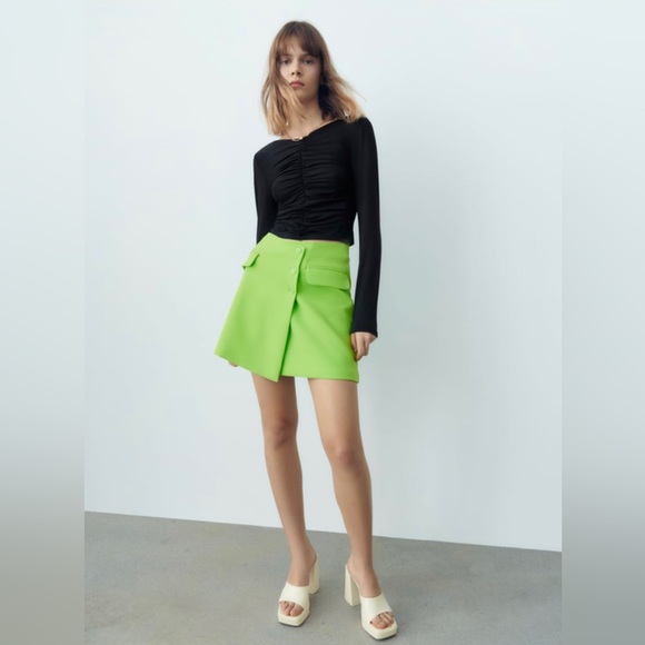 ZARA Ruched Elasticized Top. - Picture 2 of 2